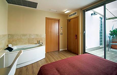 Deluxe Double Room with Balcony