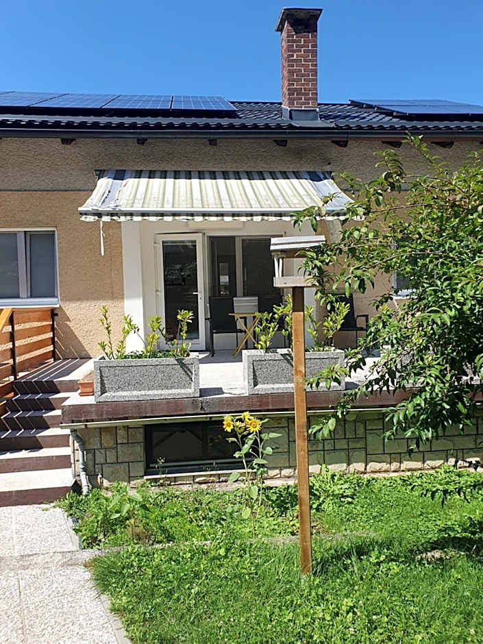 Fully equipped SIX BEDROOM HOUSE 15 kilometers from LAKE BLED - with a terrace, garden, playground, and parking