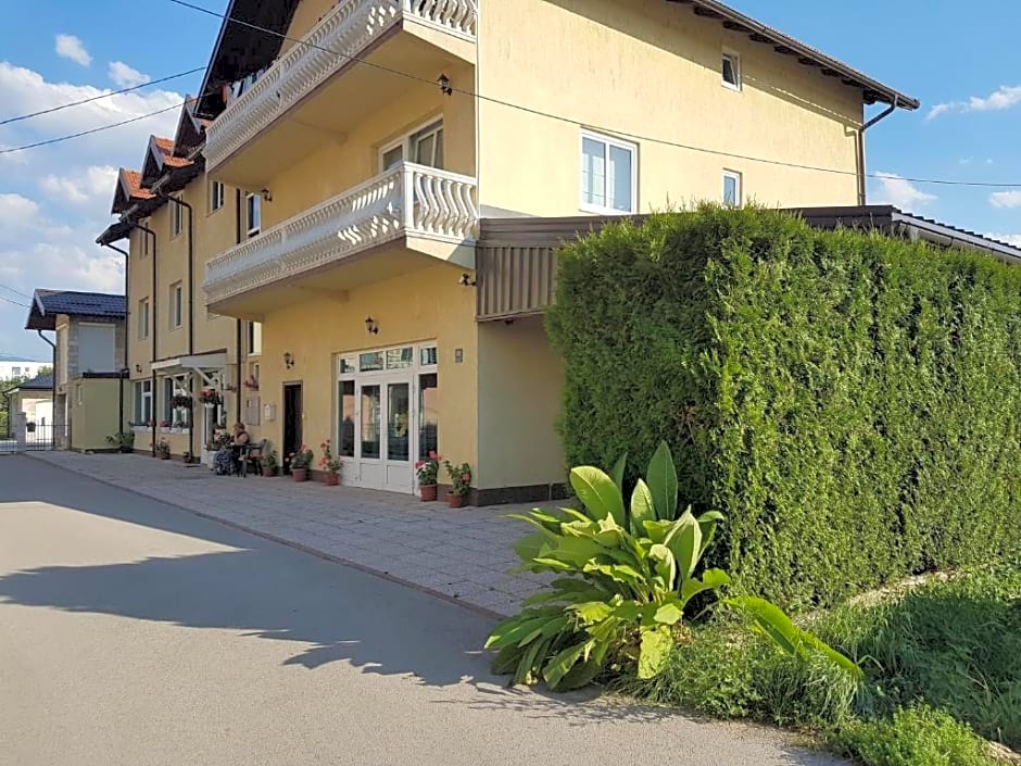 Photo 1 of 6 of Ahar Hotel