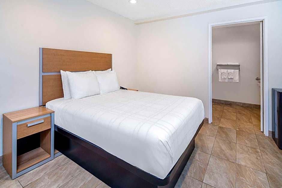 Super 8 by Wyndham Bakersfield CA