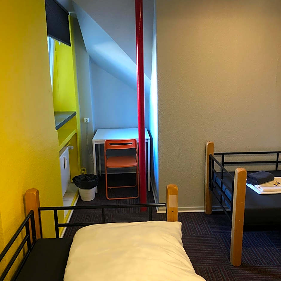 Backpackers Düsseldorf - SELF CHECK-IN