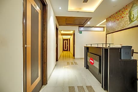 Hotel O Pukhraj