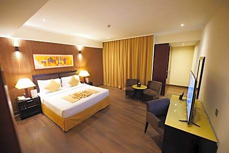 Executive Suite Smoking