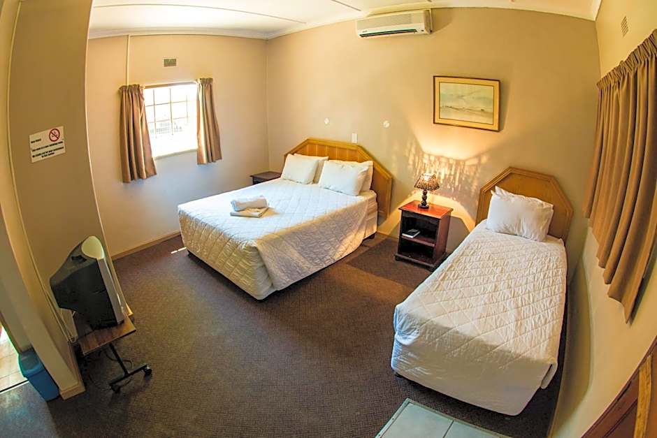 Horseshoe Inn and Conference Center