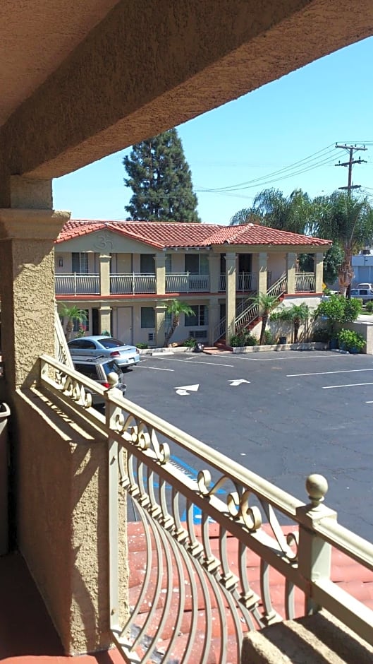 Santa Ana Travel Inn