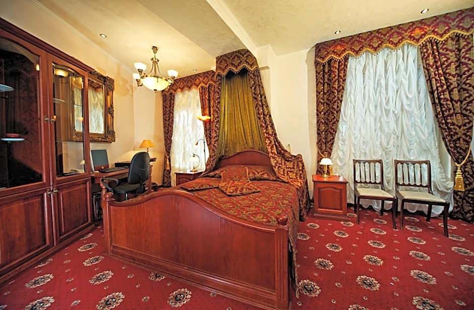 Photo 1 of 11 of Suite