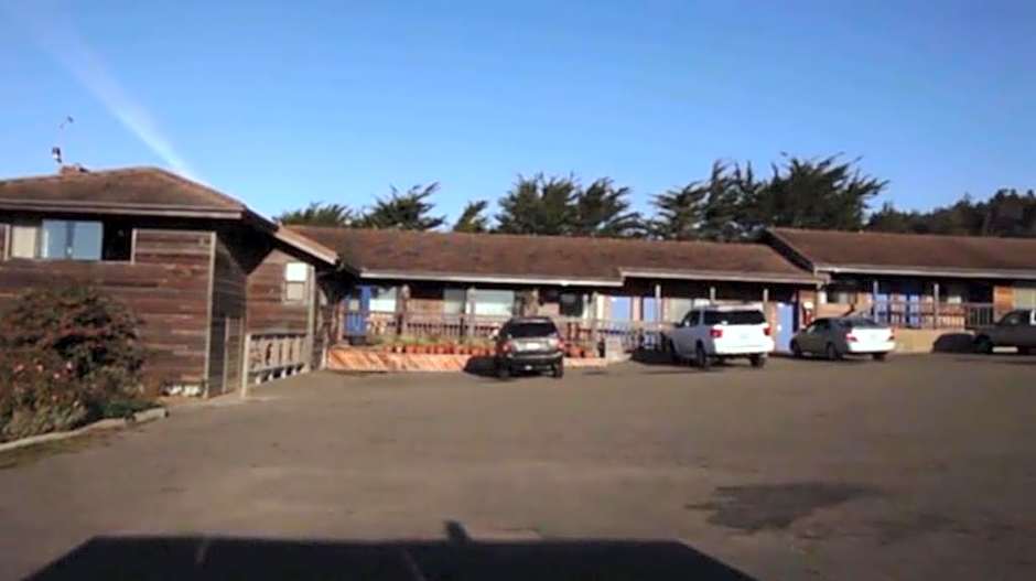 Gualala Surf Inn on the ocean bluff