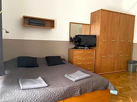 Guest Rest Studio Apartments