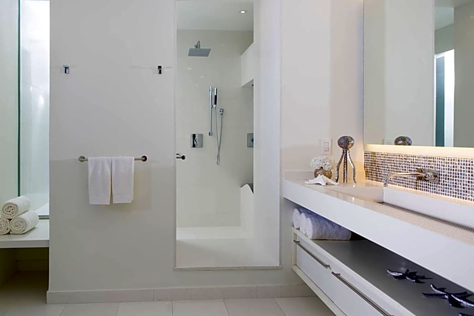 Renaissance by Marriott Santo Domingo Jaragua Hotel & Casino