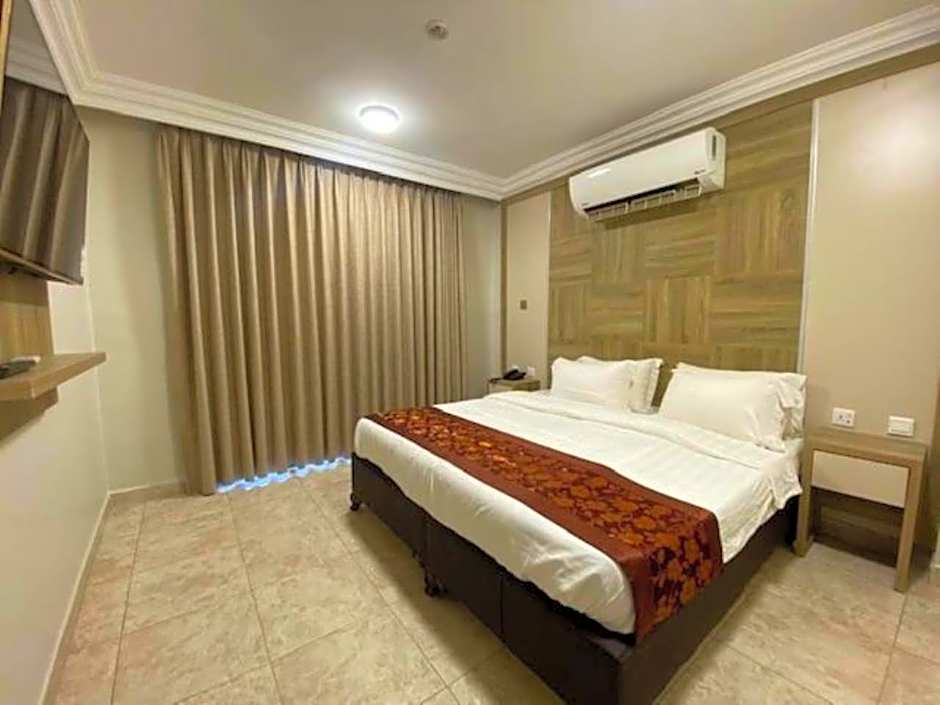 Mass Paradise Hotel