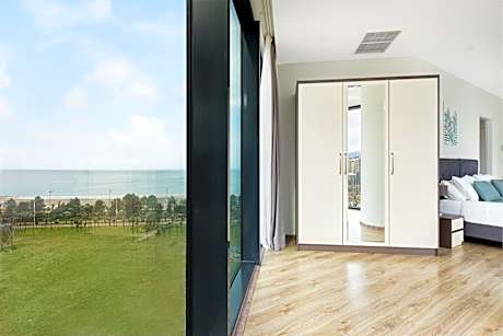 Suite with Lake View