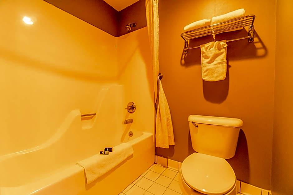 Ark Suites By OYO Jonesboro I-555