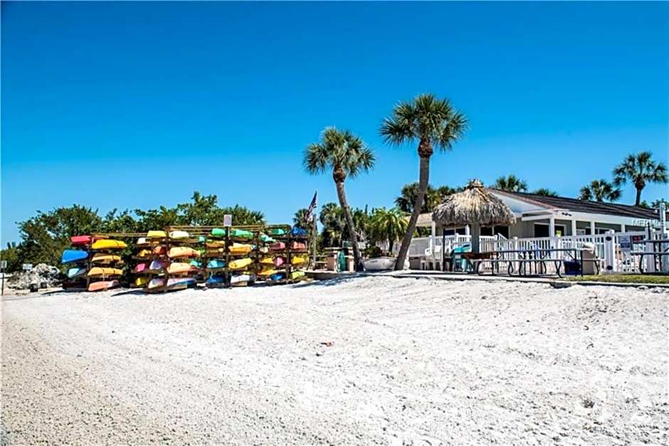 Relaxing Spacious Coastal 3bd Gulfport Paradise