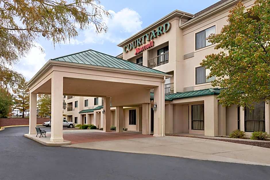 Courtyard by Marriott Topeka