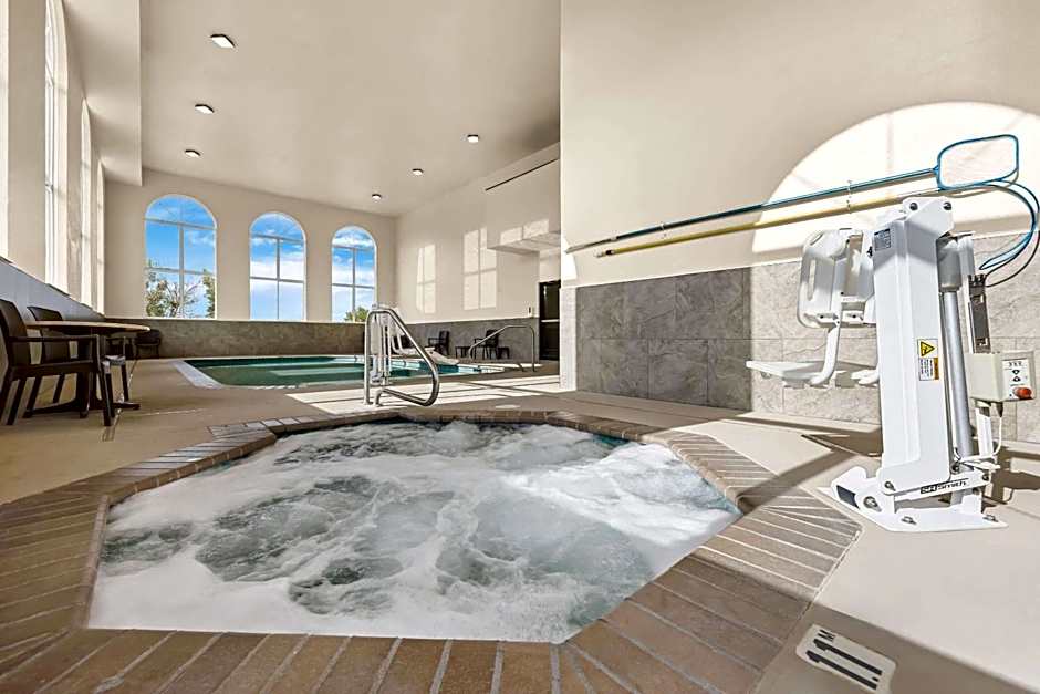 Comfort Inn & Suites Pueblo