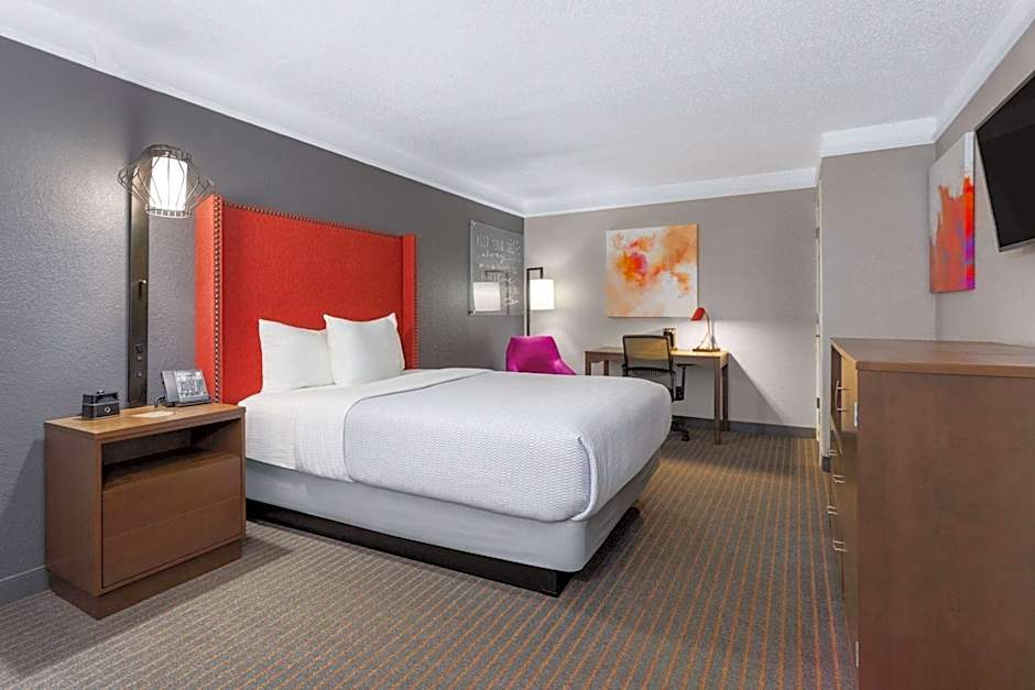 La Quinta Inn & Suites by Wyndham Pensacola