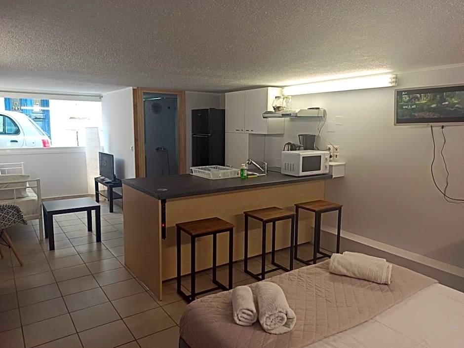 Data Chios Center semi basement