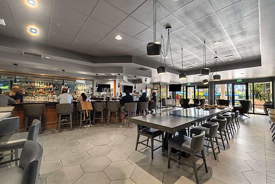 DoubleTree by Hilton Hotel Carson