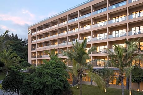 Sheraton Maoming Romantic Beach Resort