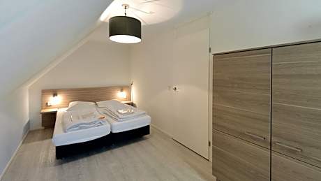 Bungalow - Water Front