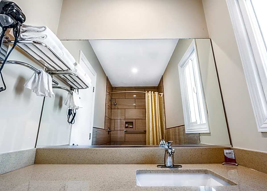 Sea Rock Inn - Long Beach