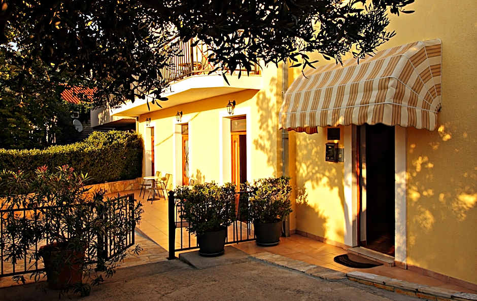 Bacan Serviced Apartments