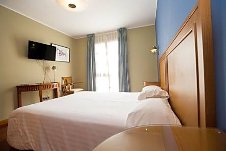 Standard Double Room with Extra Bed