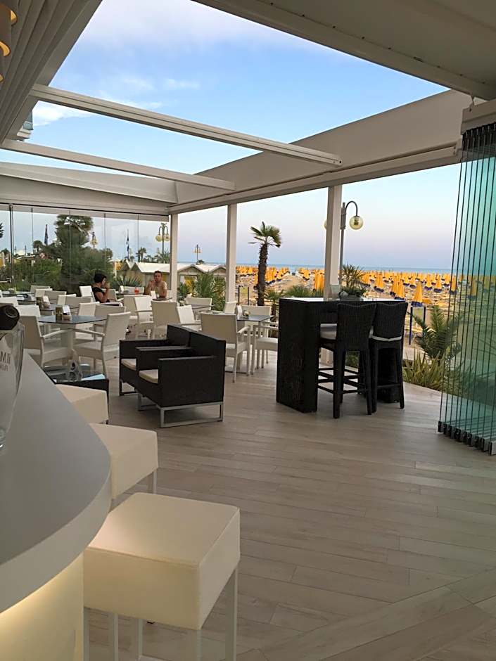 Hotel Nizza Frontemare Superior 3 Stelle