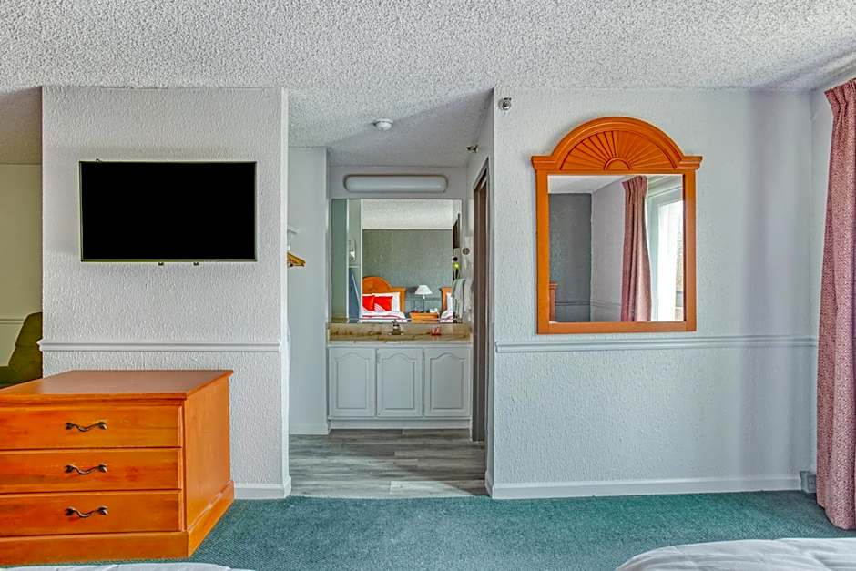 OYO Townhouse Tulsa Woodland Hills