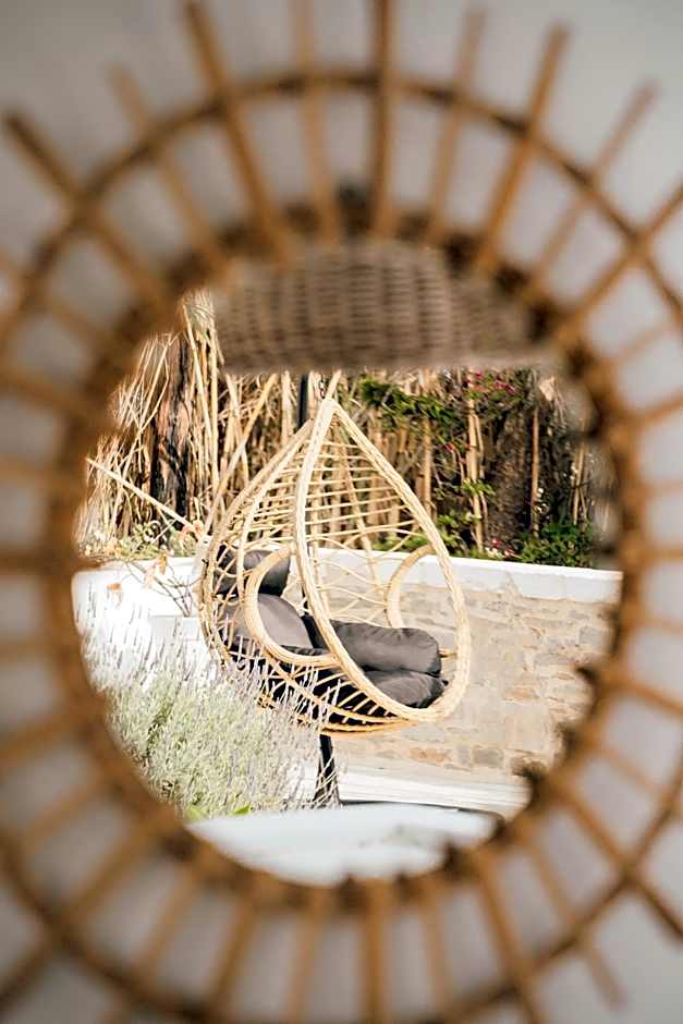 Mr and Mrs White Paros