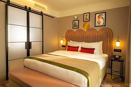 Queen Room - Accessible