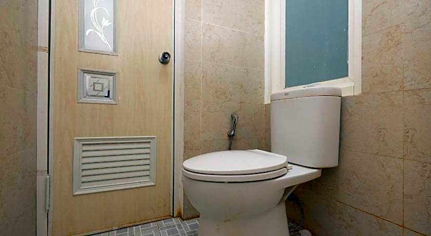 RedDoorz near Plaza Simpang Lima