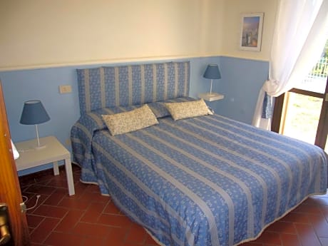 Double or Twin Room with Private Bathroom