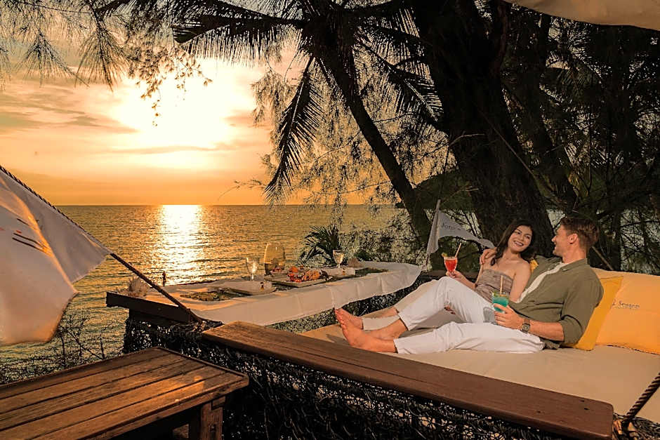 High Season Pool Villa & Spa