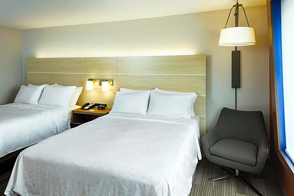 Holiday Inn Express and Suites Medford By IHG