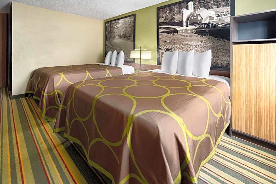 Super 8 by Wyndham St. Clairsville OH/Wheeling WV Area