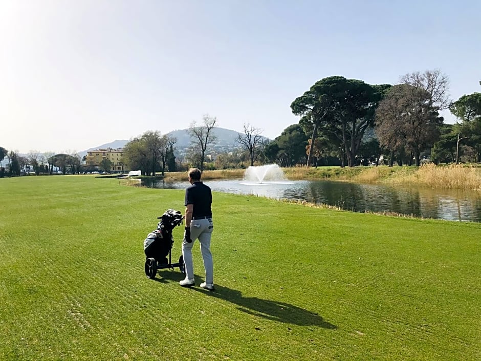 Ilot du Golf, BW Premier Collection