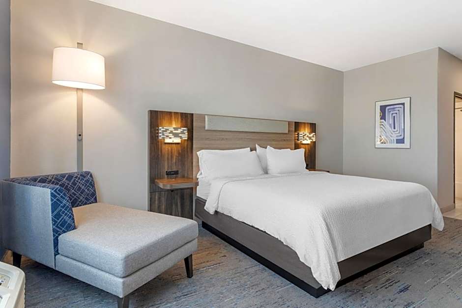 Holiday Inn Express and Suites Beeville By IHG