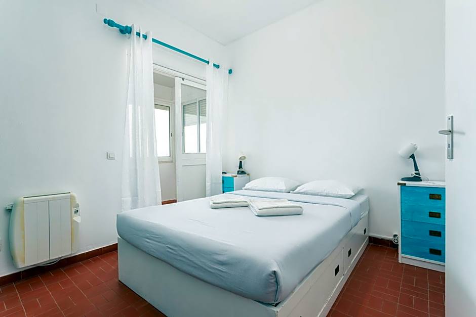 Blife Faro Beach Hostel & Rooms