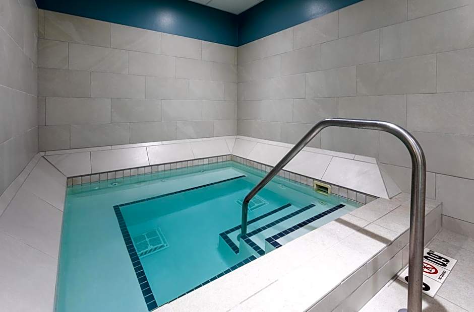 Holiday Inn Express Hotel And Suites Minneapolis Downtown By IHG