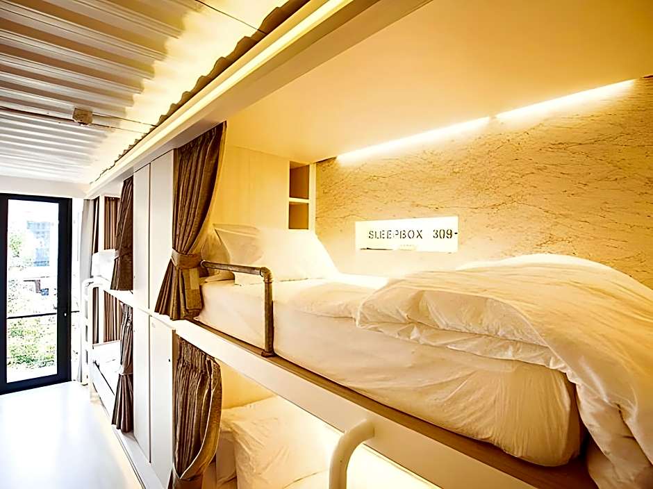Sleepbox Sukhumvit 22