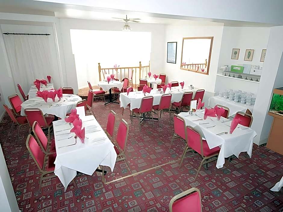 OYO Marine Parade Hotel, Eastbourne Pier