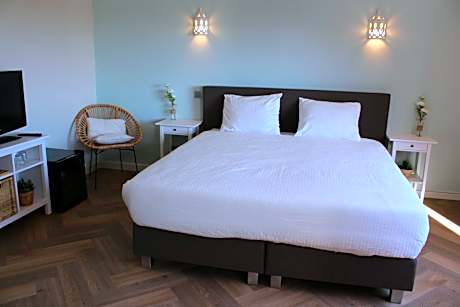 Deluxe Double or Twin Room with Sea View