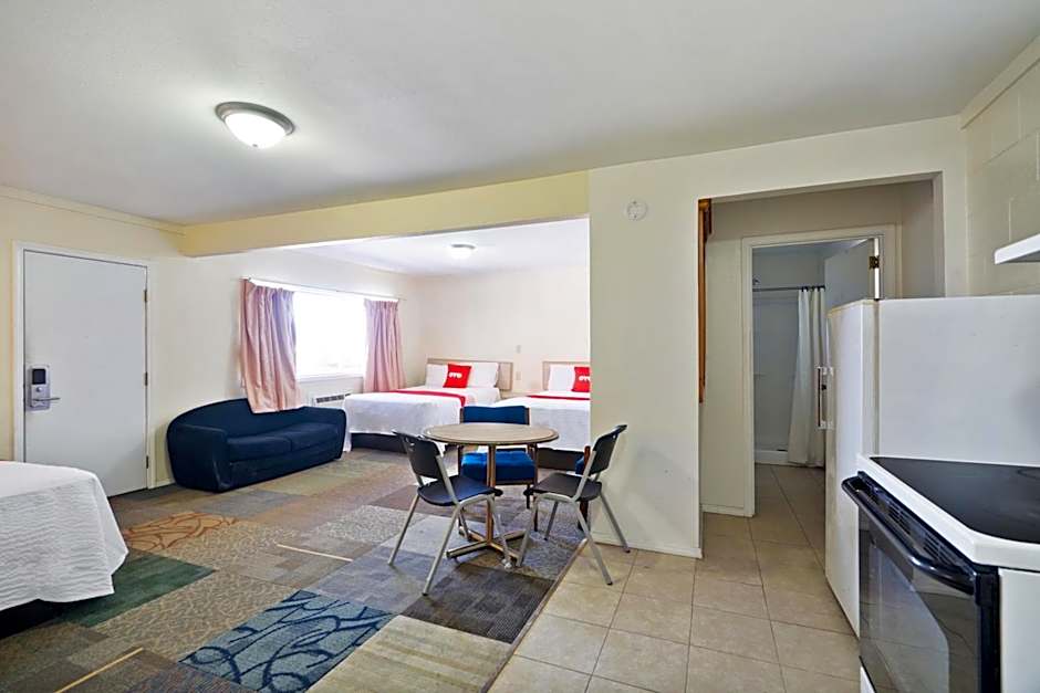 OYO Hotel Alpine TX near University