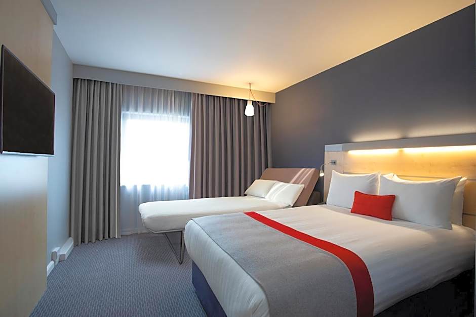 Holiday Inn Express Cheltenham Town Centre By IHG