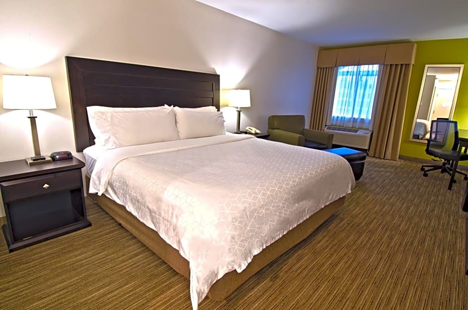 Holiday Inn Express Hotel & Suites Chicago-Libertyville By IHG