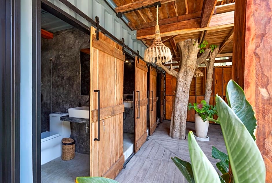 Meteora Stay & Coffeehouse Tulum