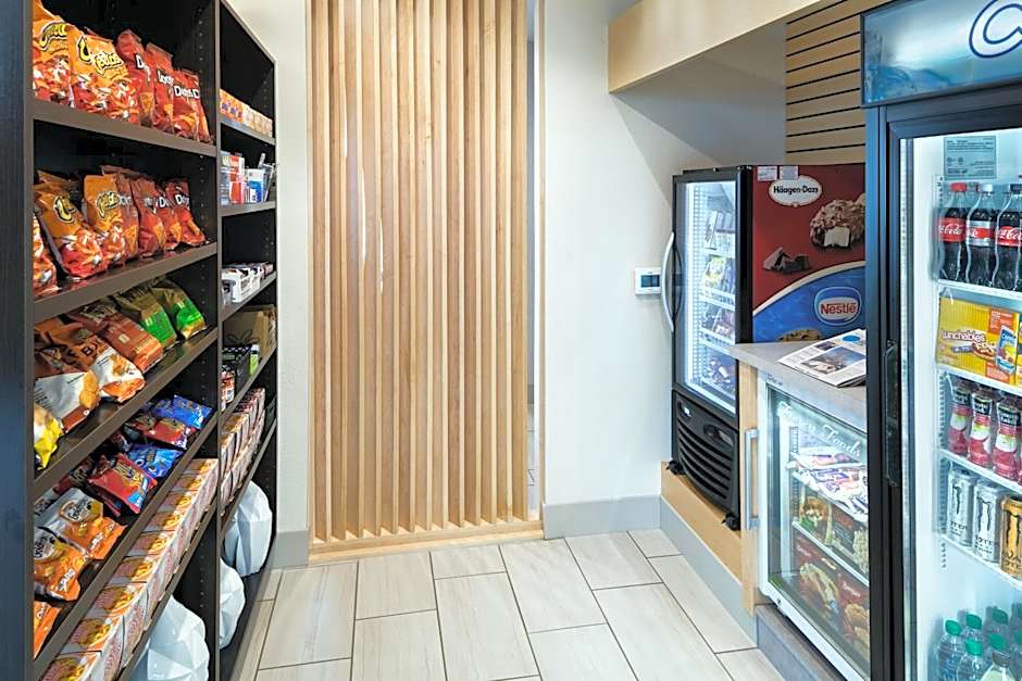 Holiday Inn Express and Suites Medford By IHG