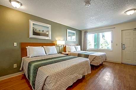 Studio Room with Two Queen Beds Non-Smoking