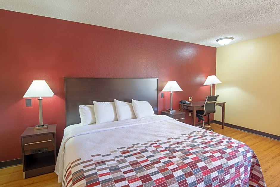 Red Roof Inn & Suites Indianapolis Airport